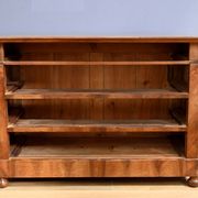Walnut burl commode, Restoration period – early 19th century