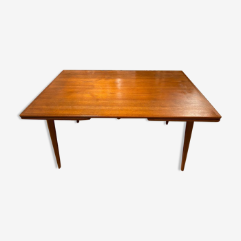 AT-312 extendable table by Hans Wegner