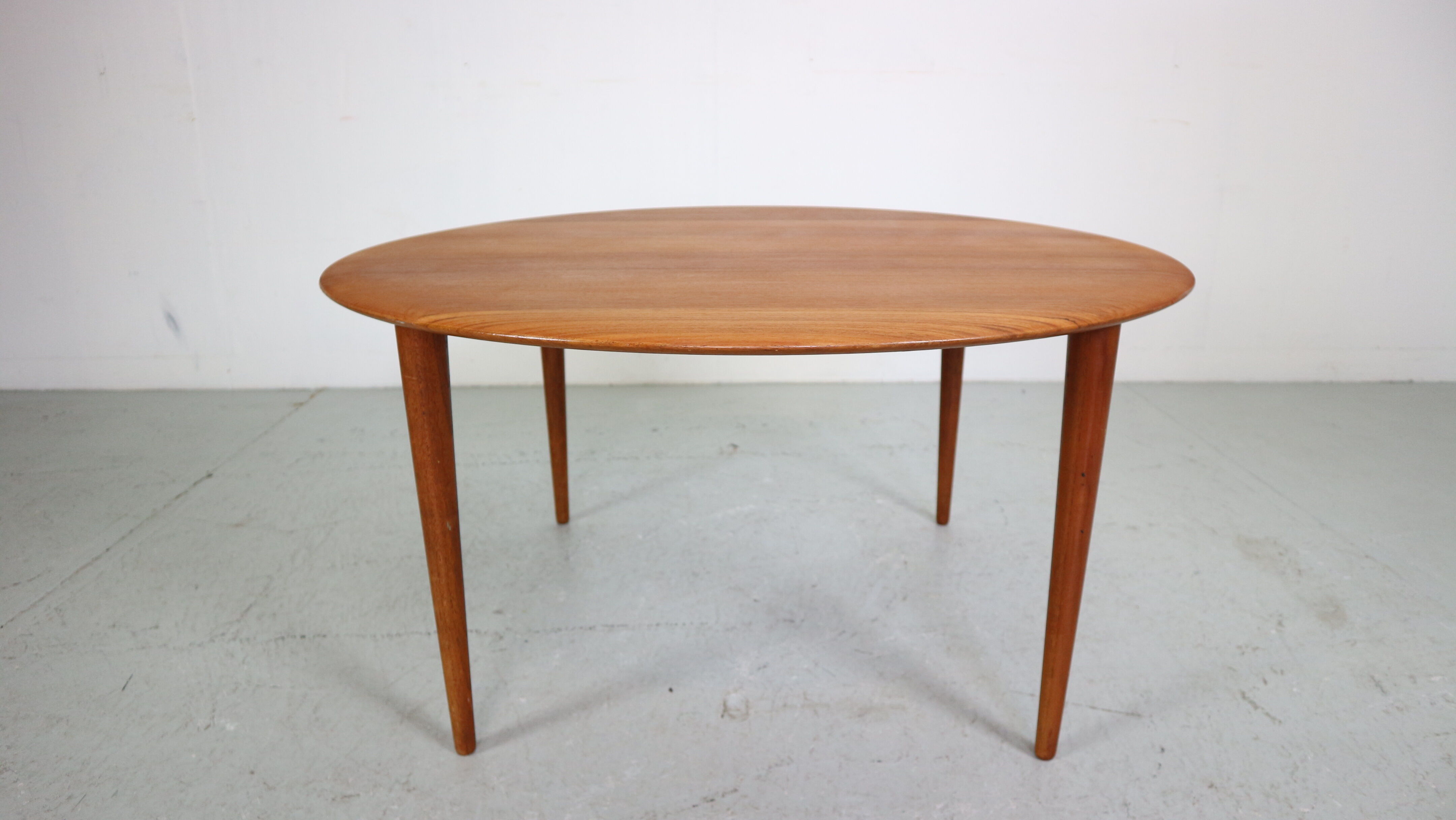 Peter Hvidt& Orla Mølgaard Nielsen Teak Round Coffee Table for France& Son, 1950