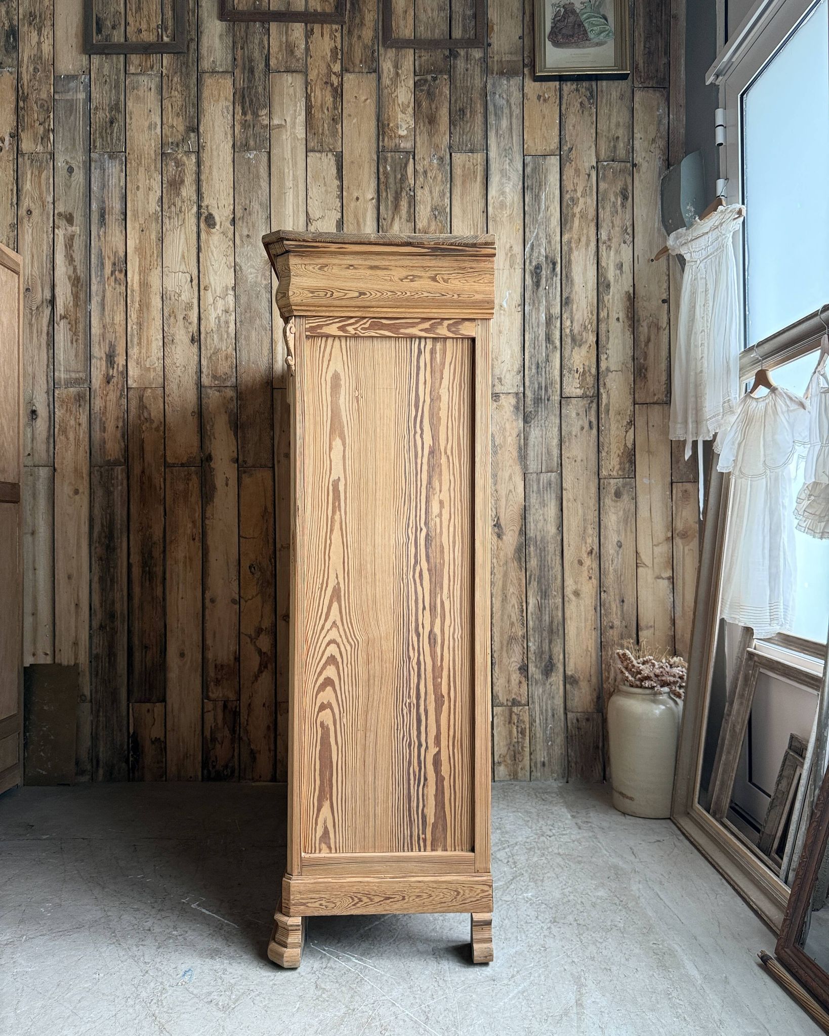 Grand Louis-Philippe buffet in pitch pine (renovated)