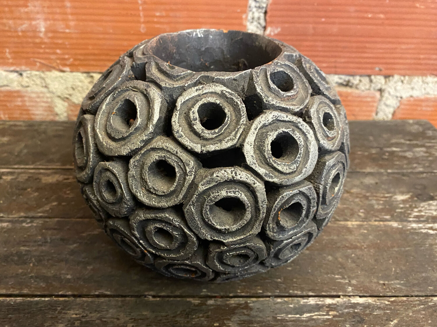 Vintage Design Black Ceramic Ball Vase #D654