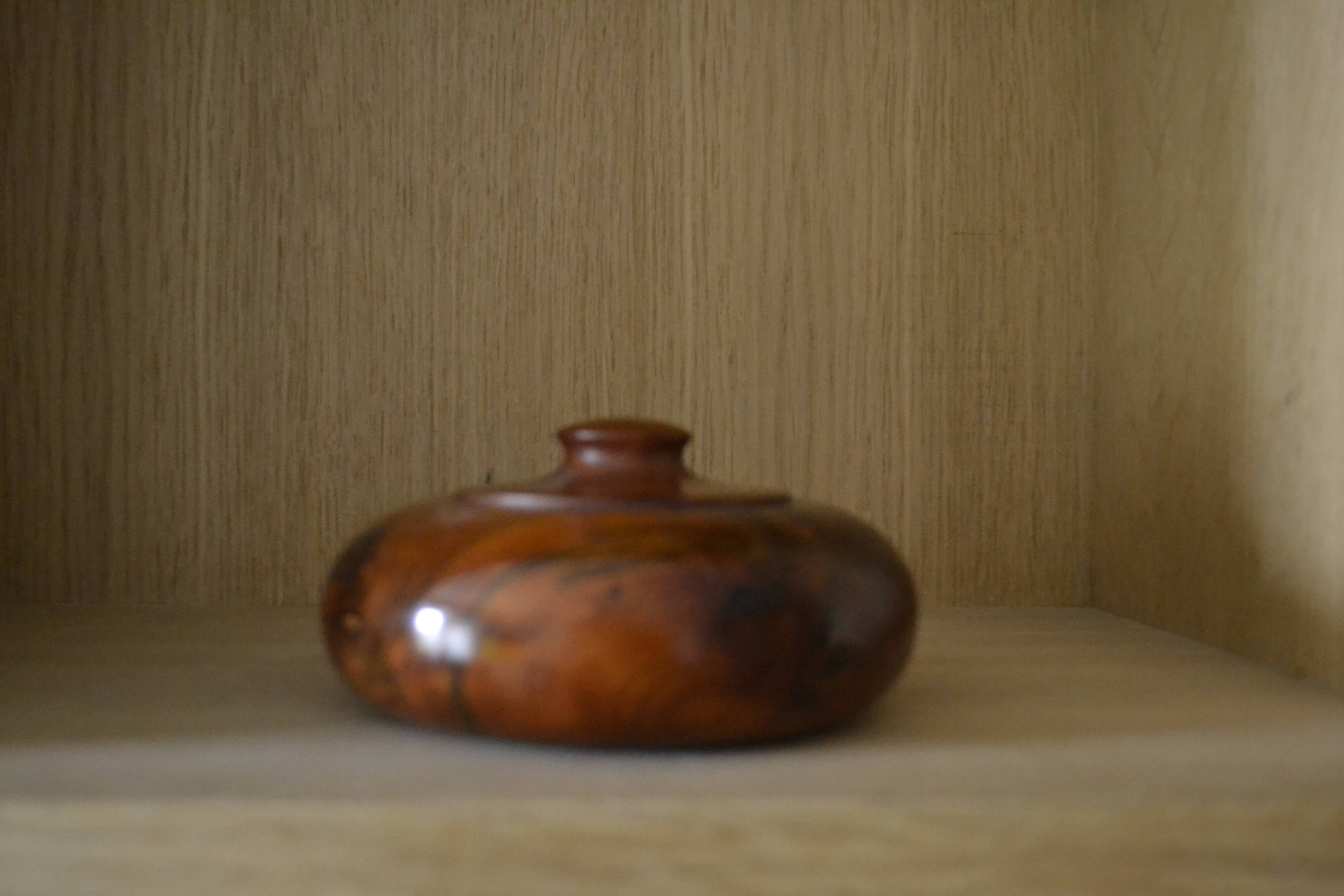 Round wooden box