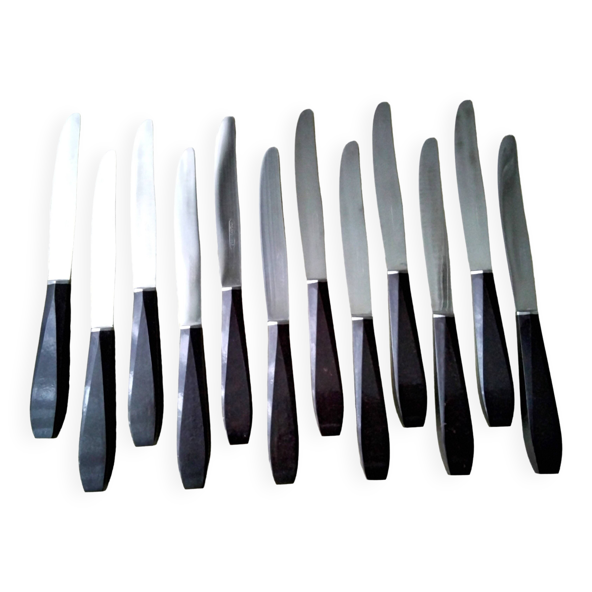 Box of 12 vintage table knives in stainless steel and brown bakelite