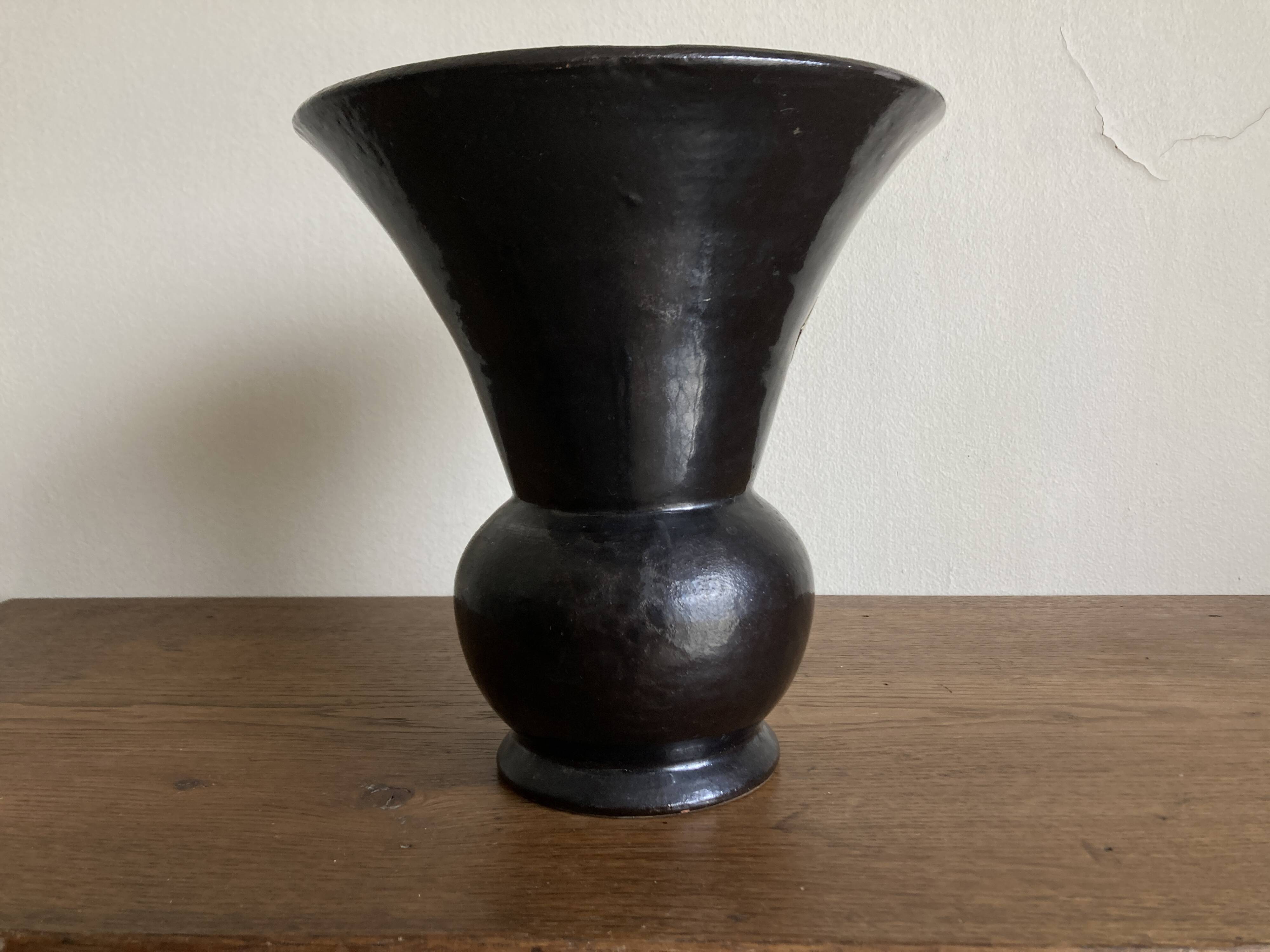 Vase moderniste Etienne Noel à Dieulefit 1950 en terre émail noir