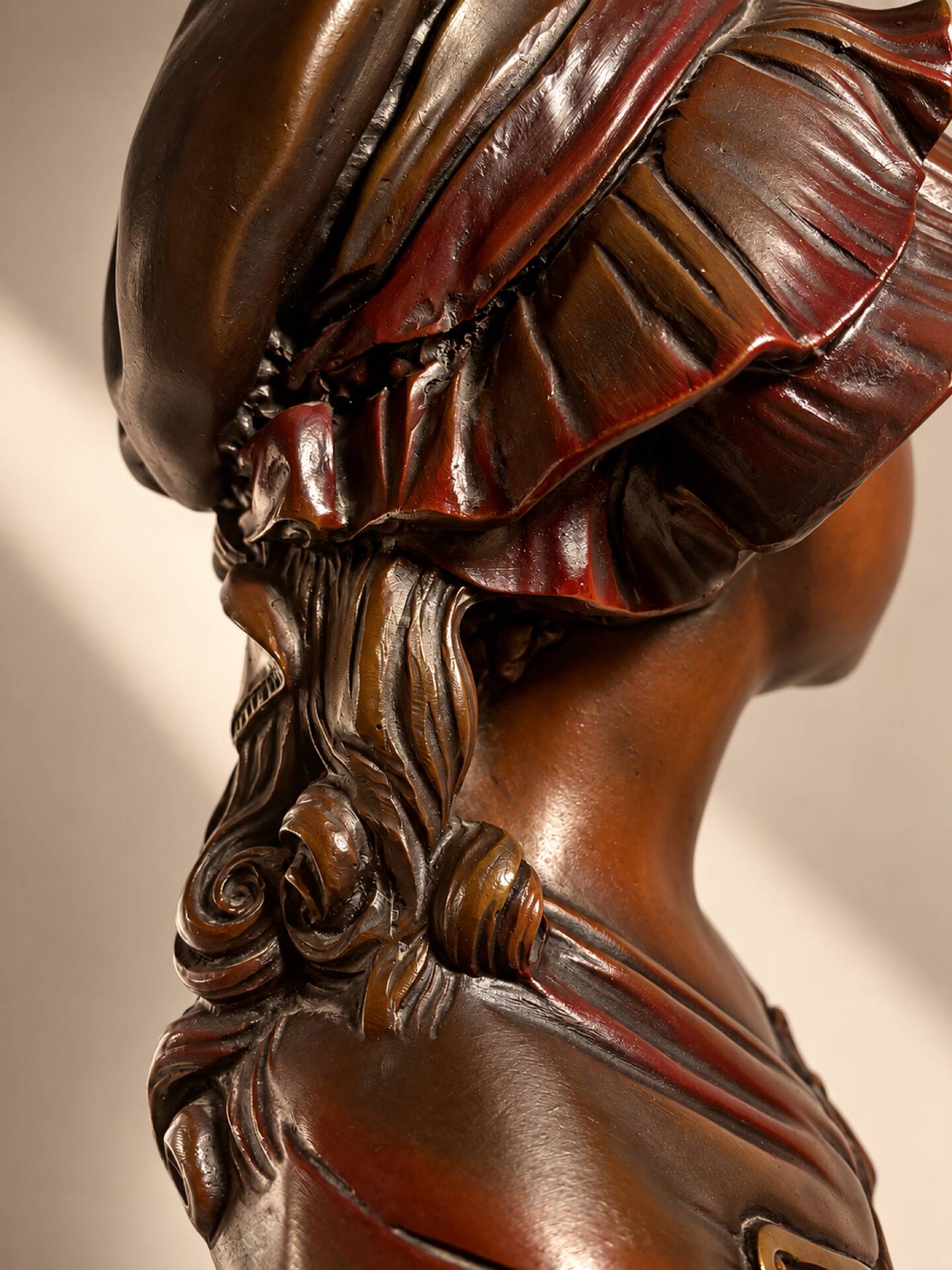 Bust of a woman 40 cm – Art Nouveau style – bronze effect finish