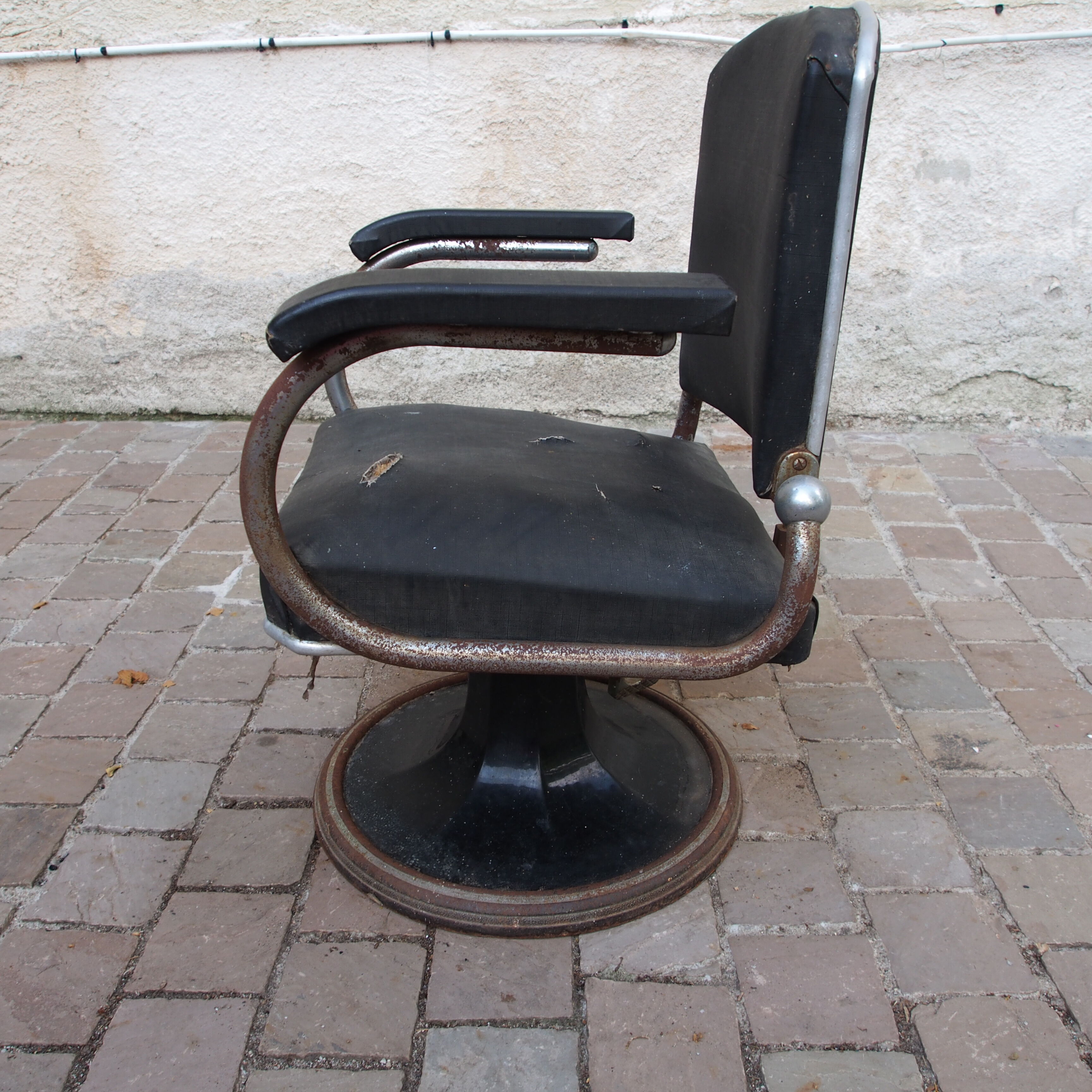 Hairdresser's chair