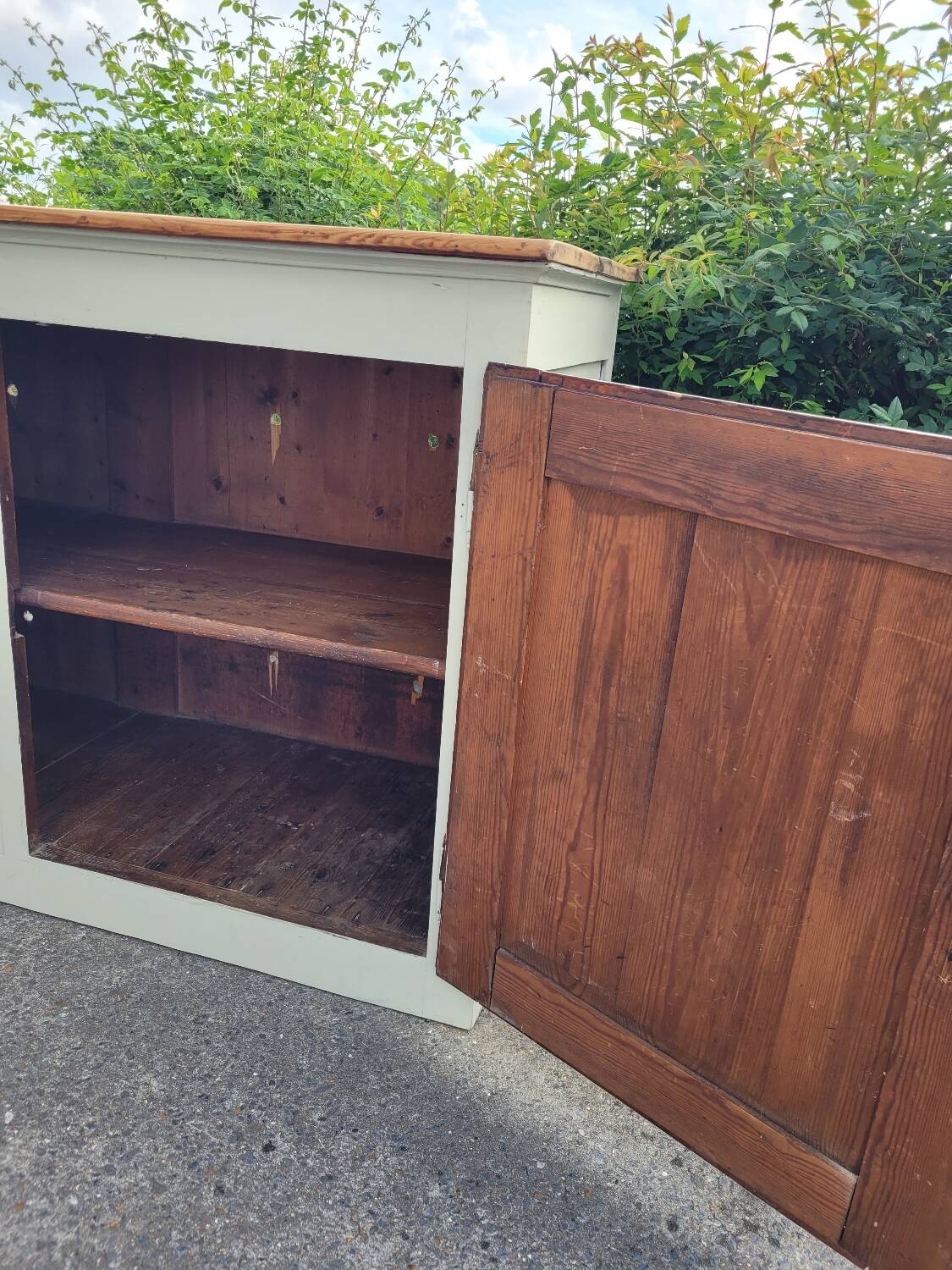 Grand buffet en bois massif