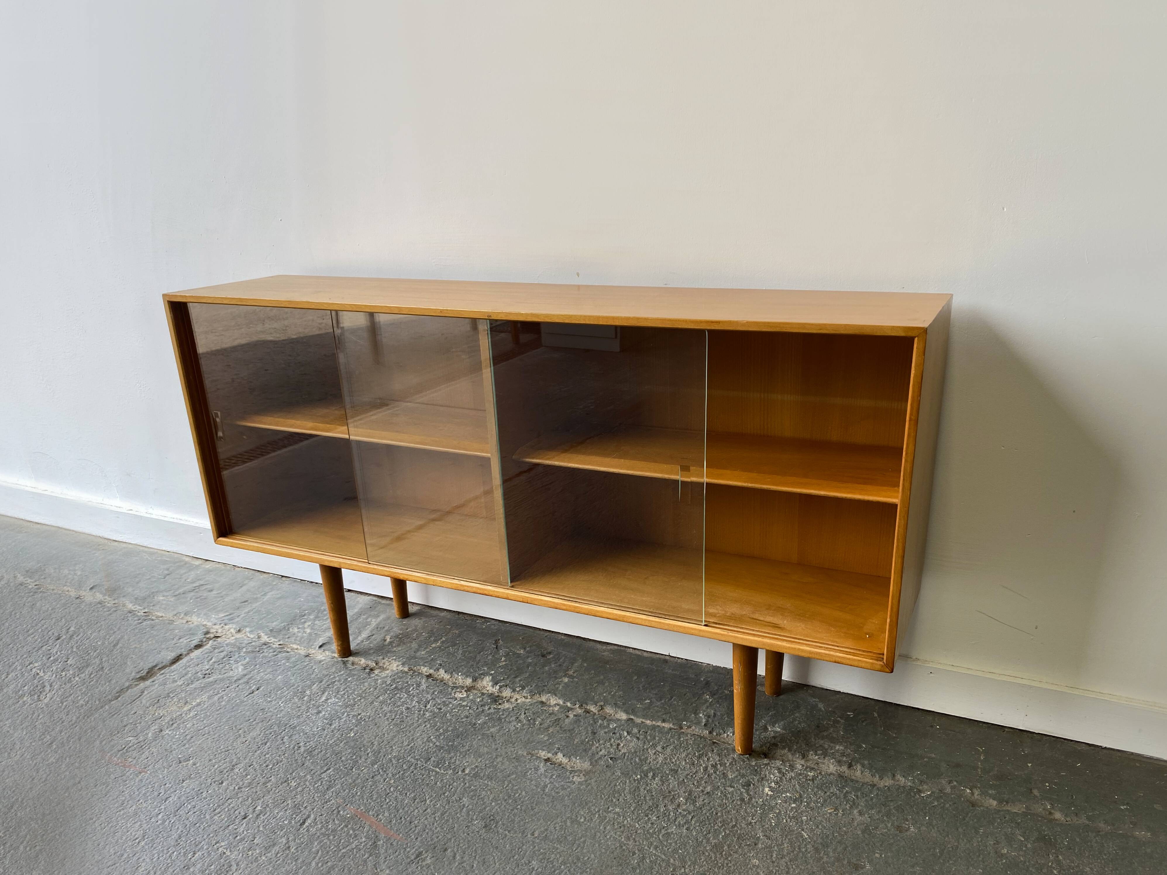 Rare ‘Hilleplan’ 1950’s Mid-Century ‘Unit D’ bookcase / sideboard by Robin Day for Hille