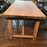 Farm table