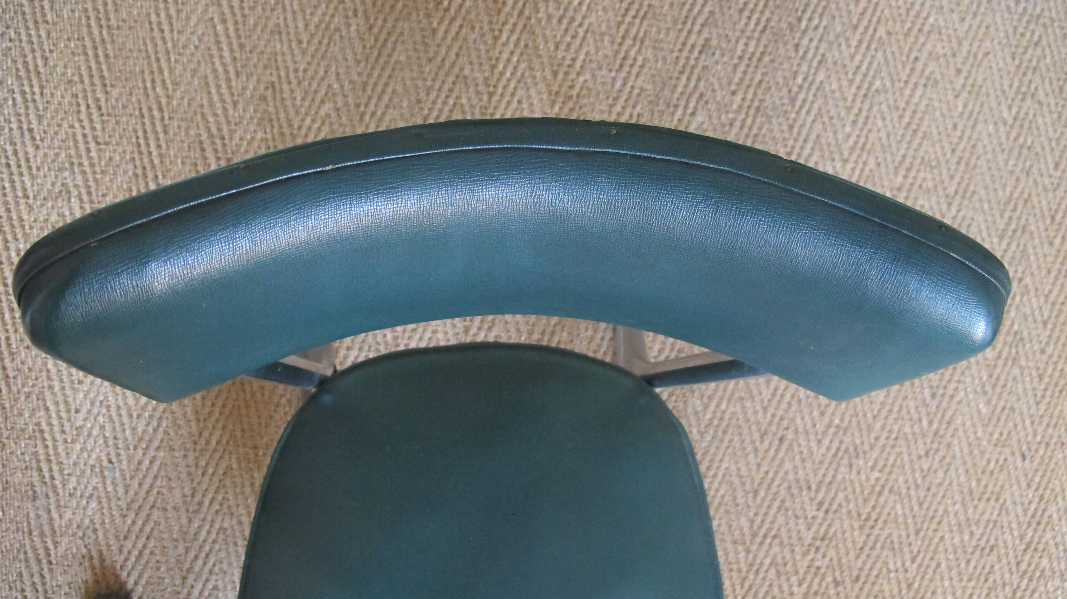 Ronéo typist chair