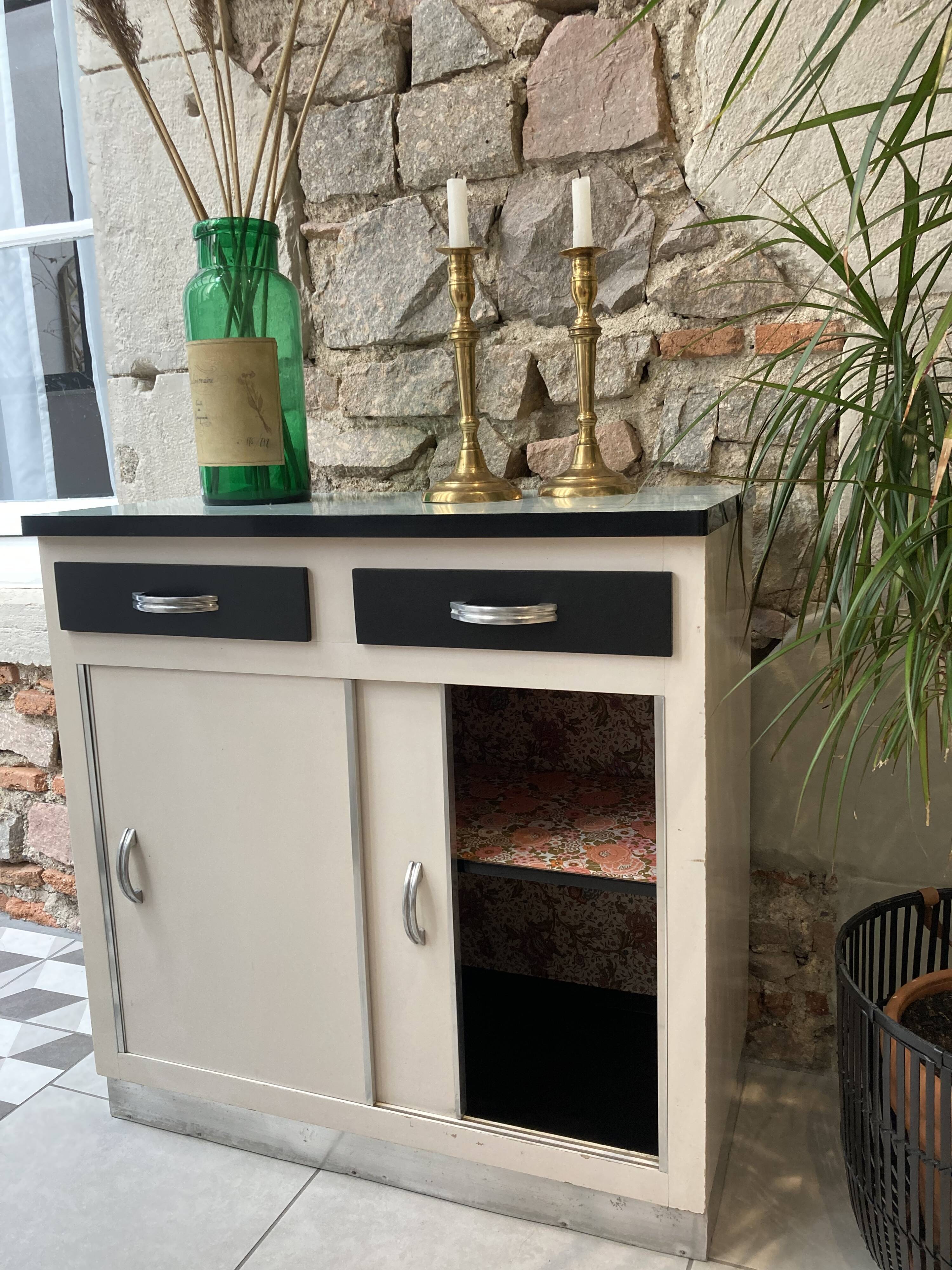 Sideboard sliding doors formica tray