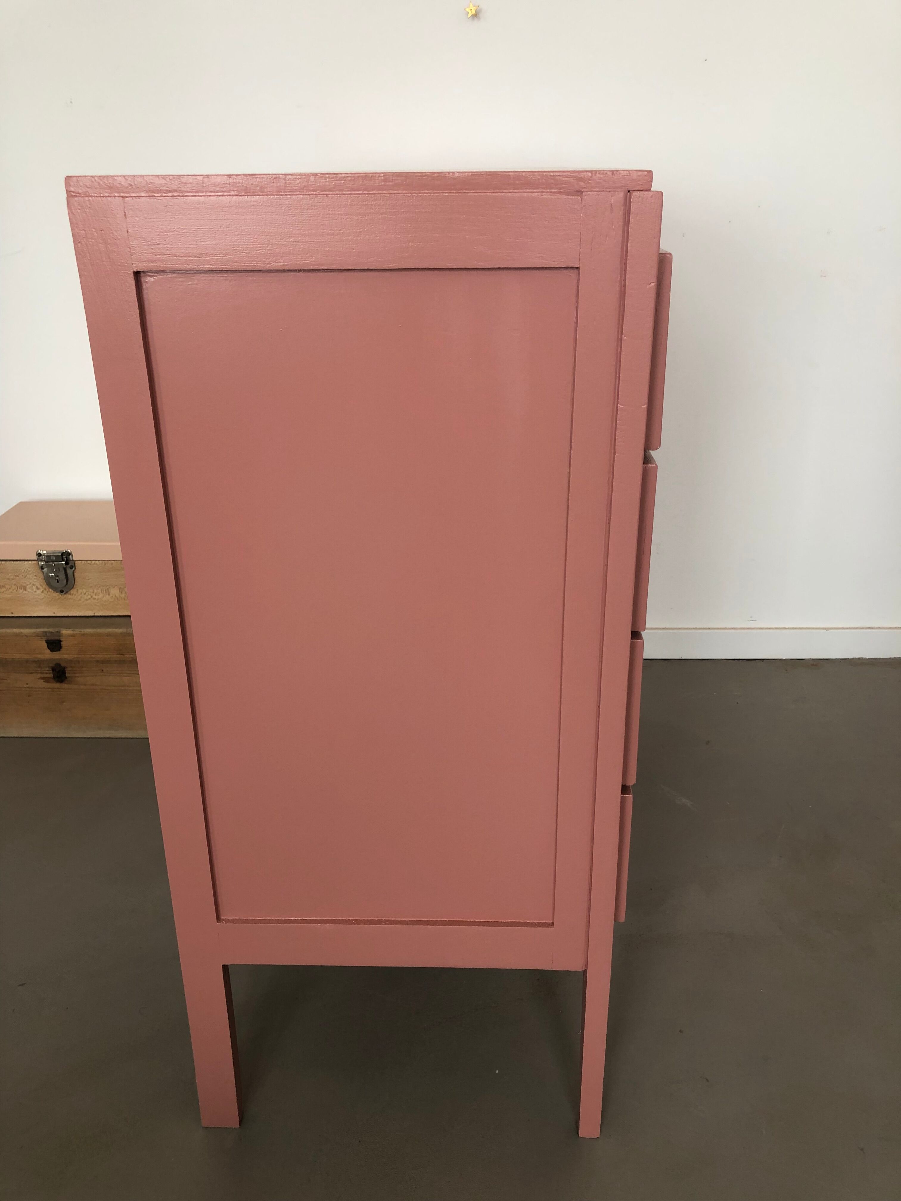 Vintage chest of drawers