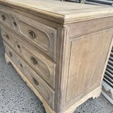 Commode en bois brut
