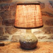 Pied de lampe en céramique à déco de fleurs
