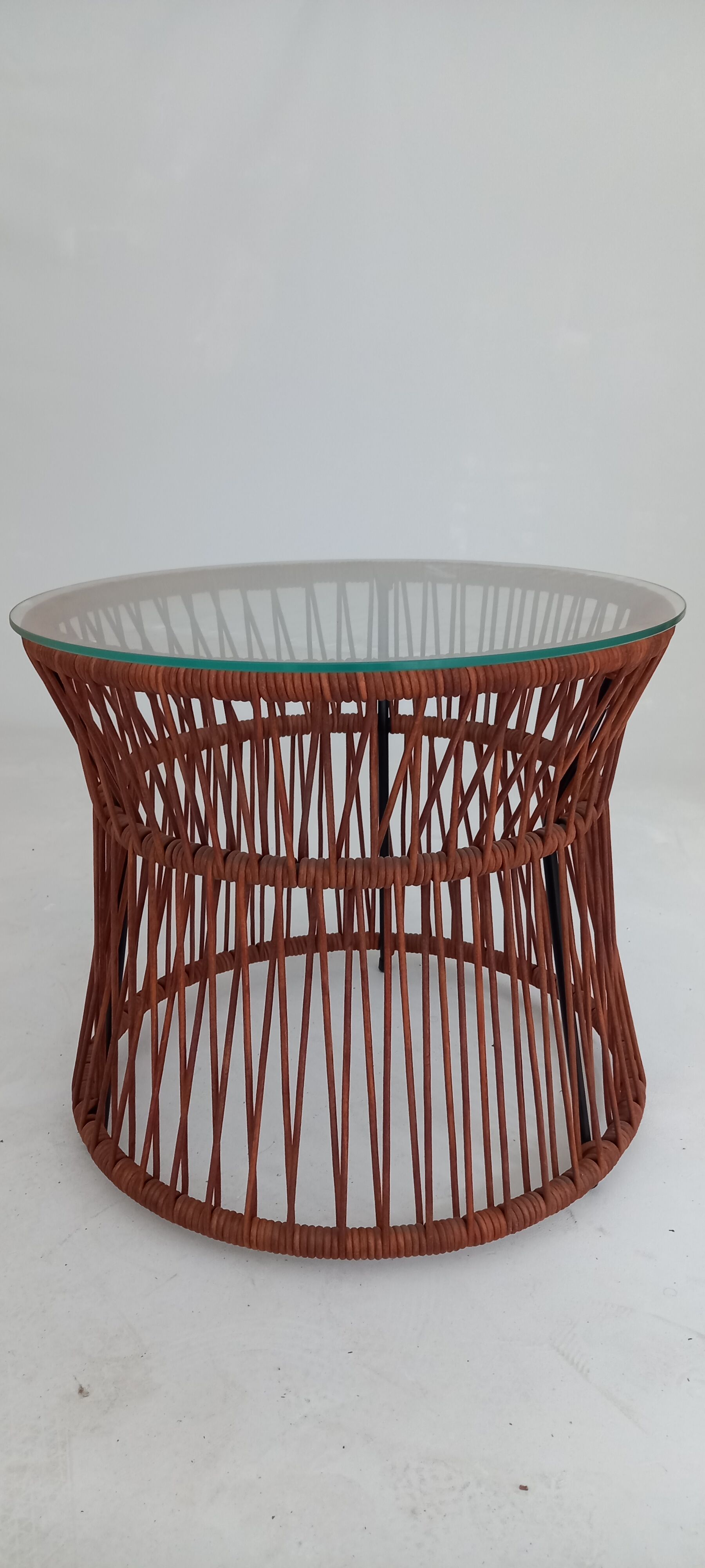 Table basse ita en cuir
