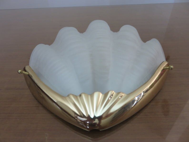 Wall lamp " shell " Art Deco brass and frosted glass 70s