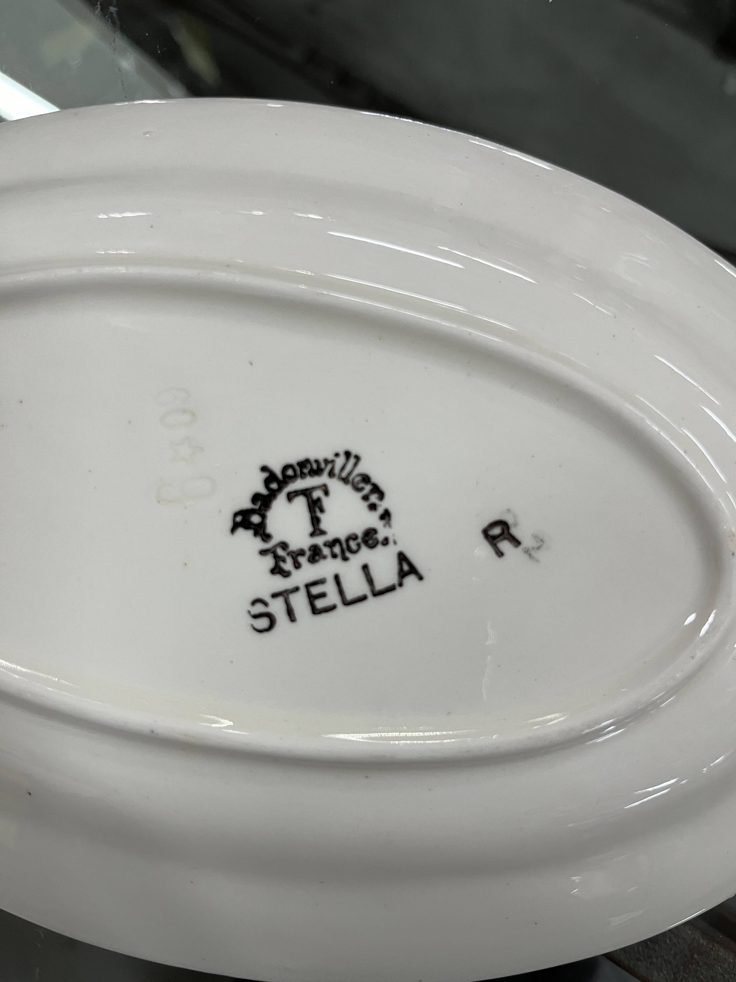 Badonvillers France 53-piece Stella model service