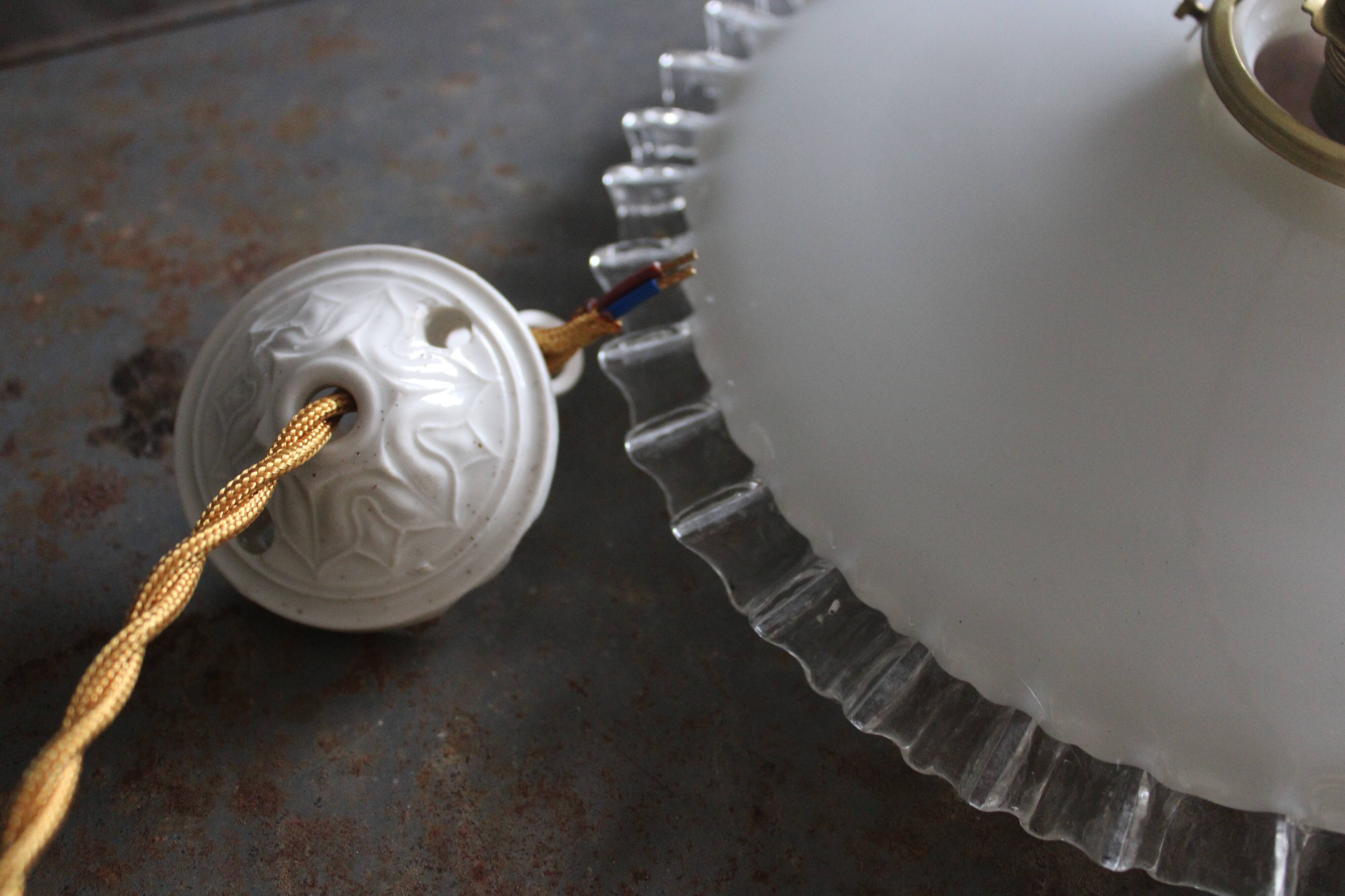 Dented opaline hanging lamp
