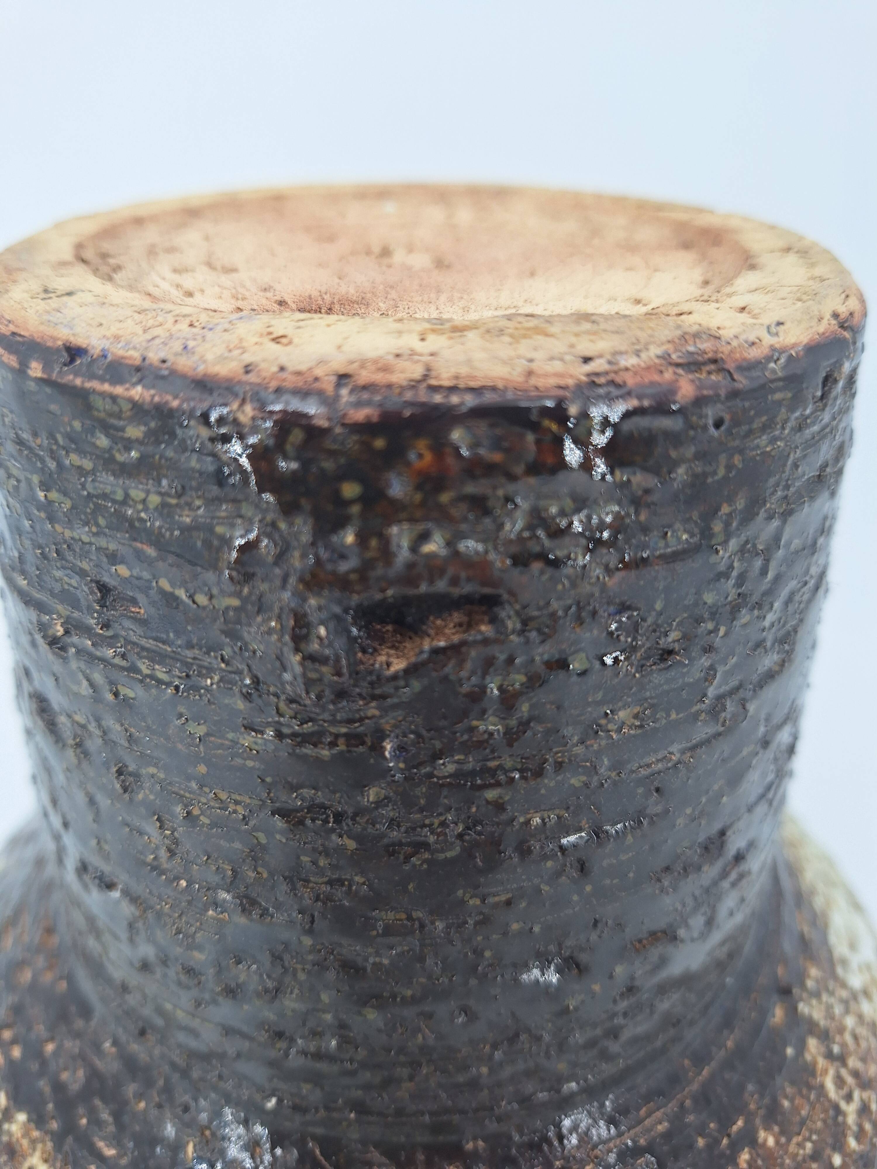 Modernist brutalist standing vase chamotte stoneware shaded brown, ocher, ivory Scandinavian design 1970