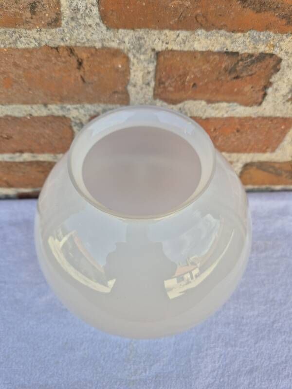 Round opaline lampshade globe