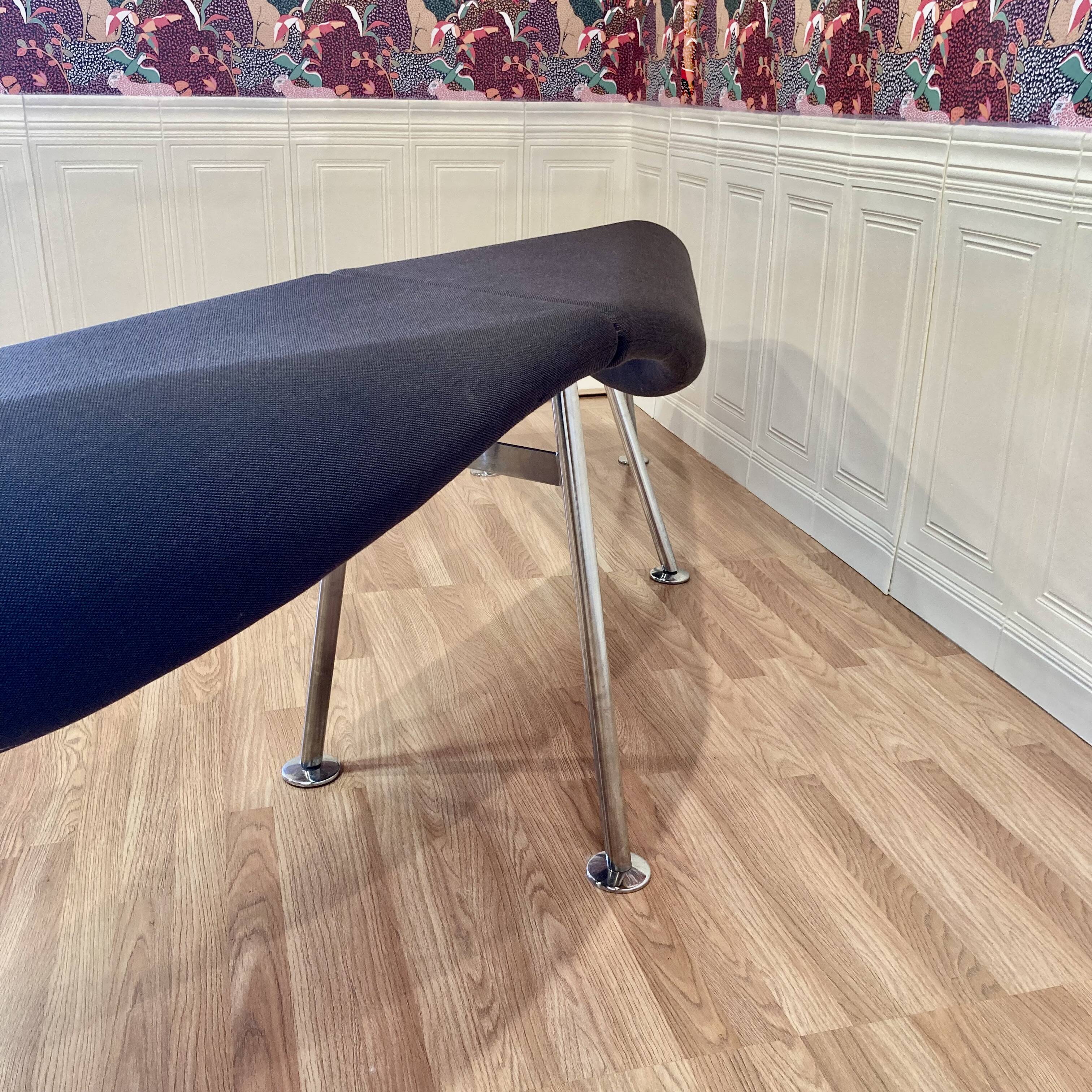 Large canapé design 340 cm.