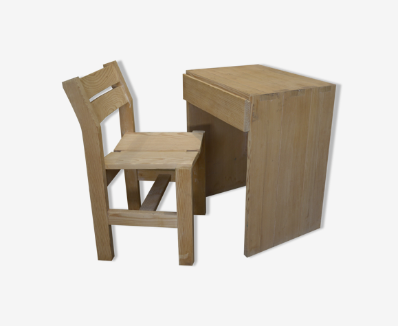 Desk and its chair in fir 1970