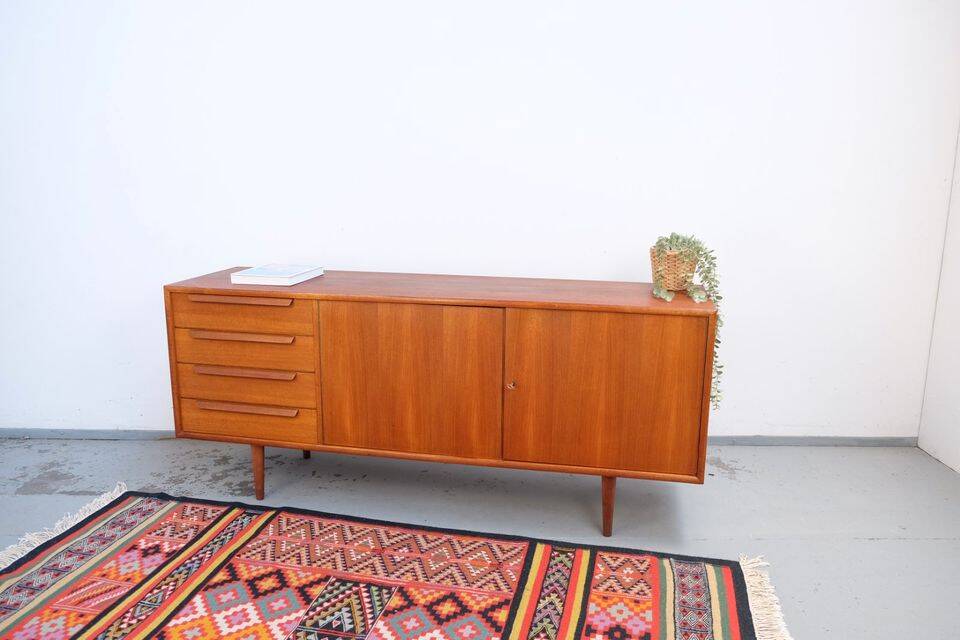 Buffet WK in teak, retro vintage style from the 60s-70s.