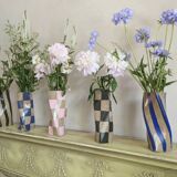 Vase à carreaux bleu