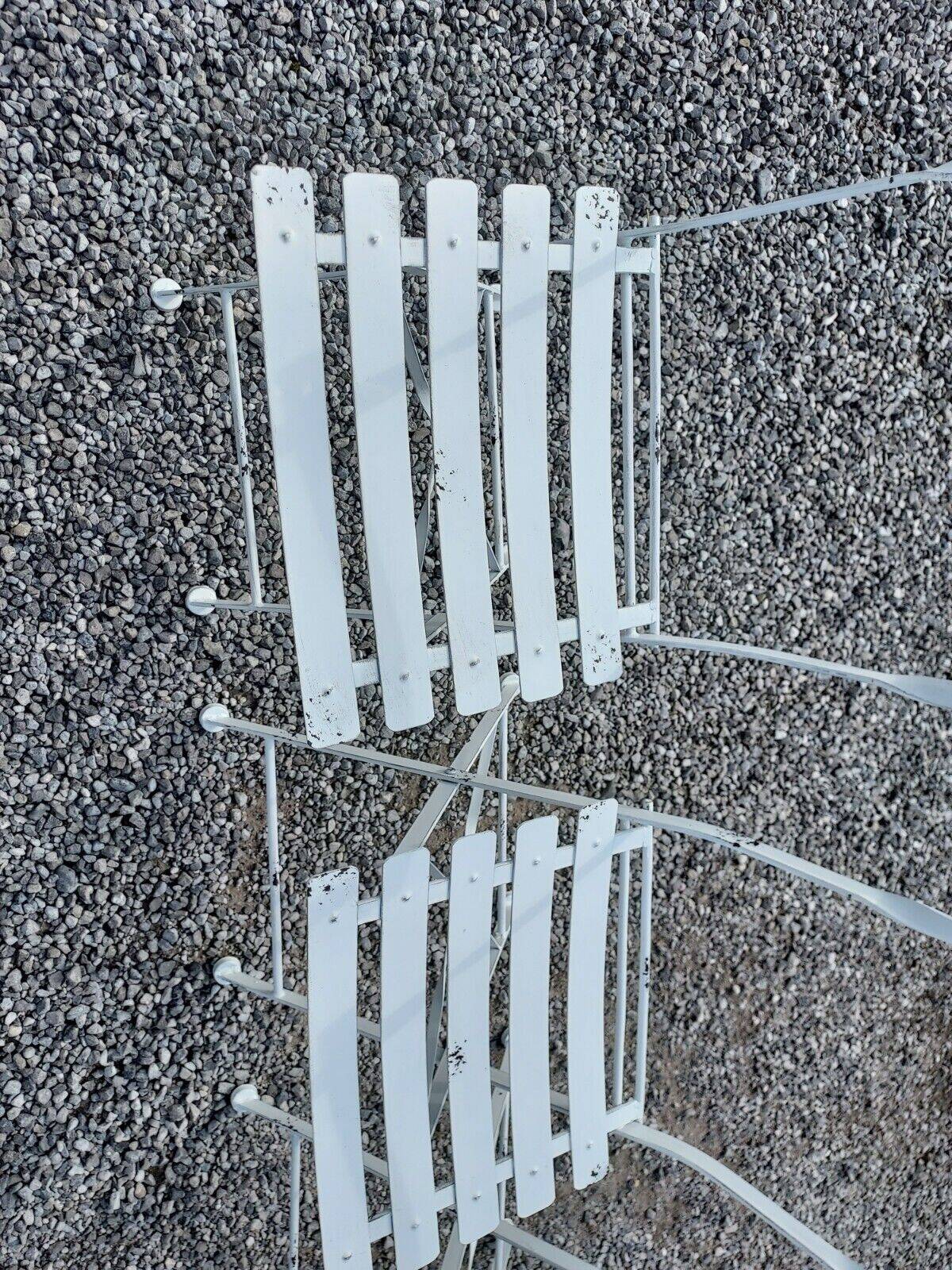 Folding garden furniture in white patinated iron