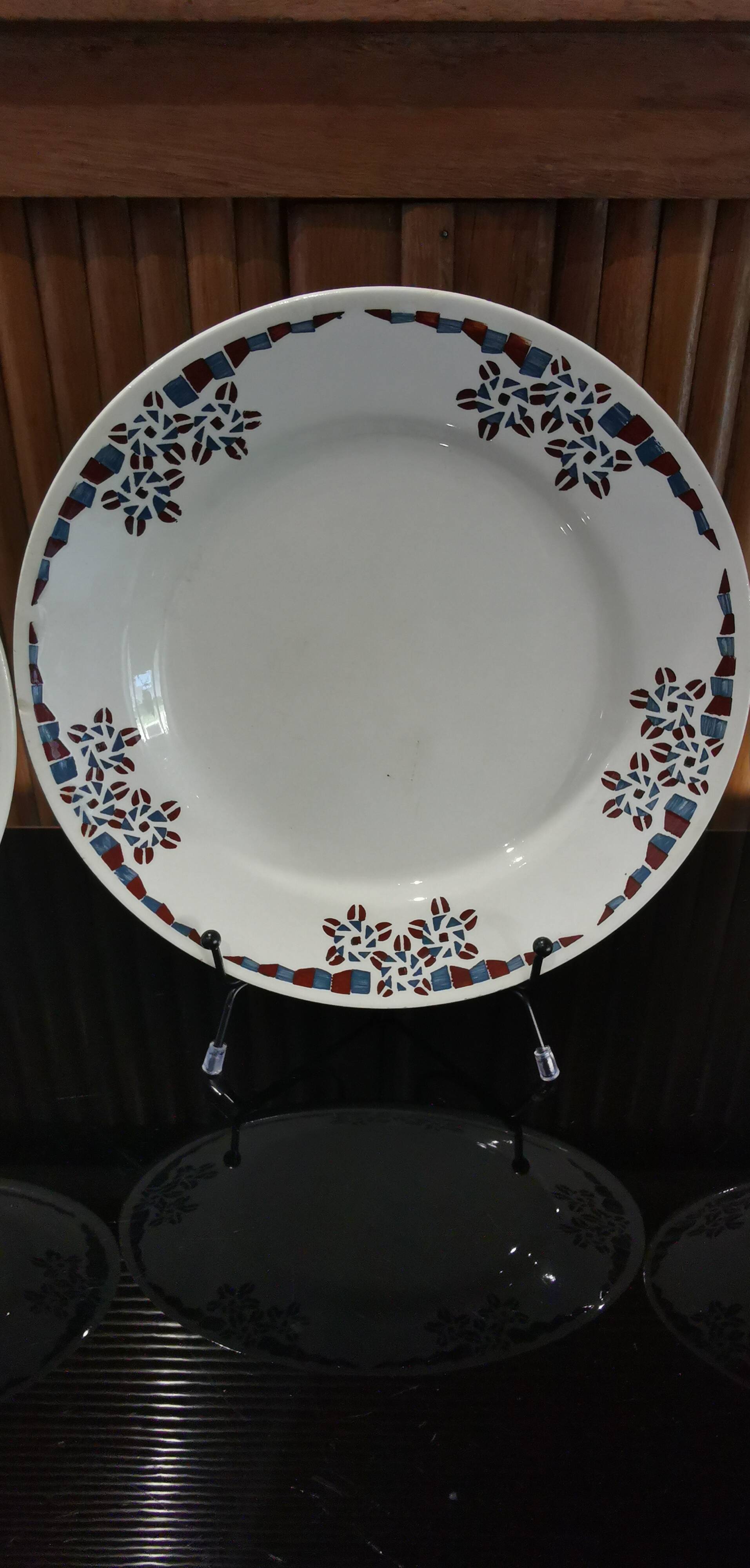 4 earthenware dinner plates OKAN model from Longchamp TERRE DE FER