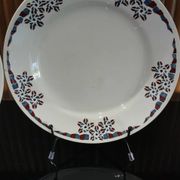 4 assiettes plates en terre de fer modèle OKAN de Longchamp