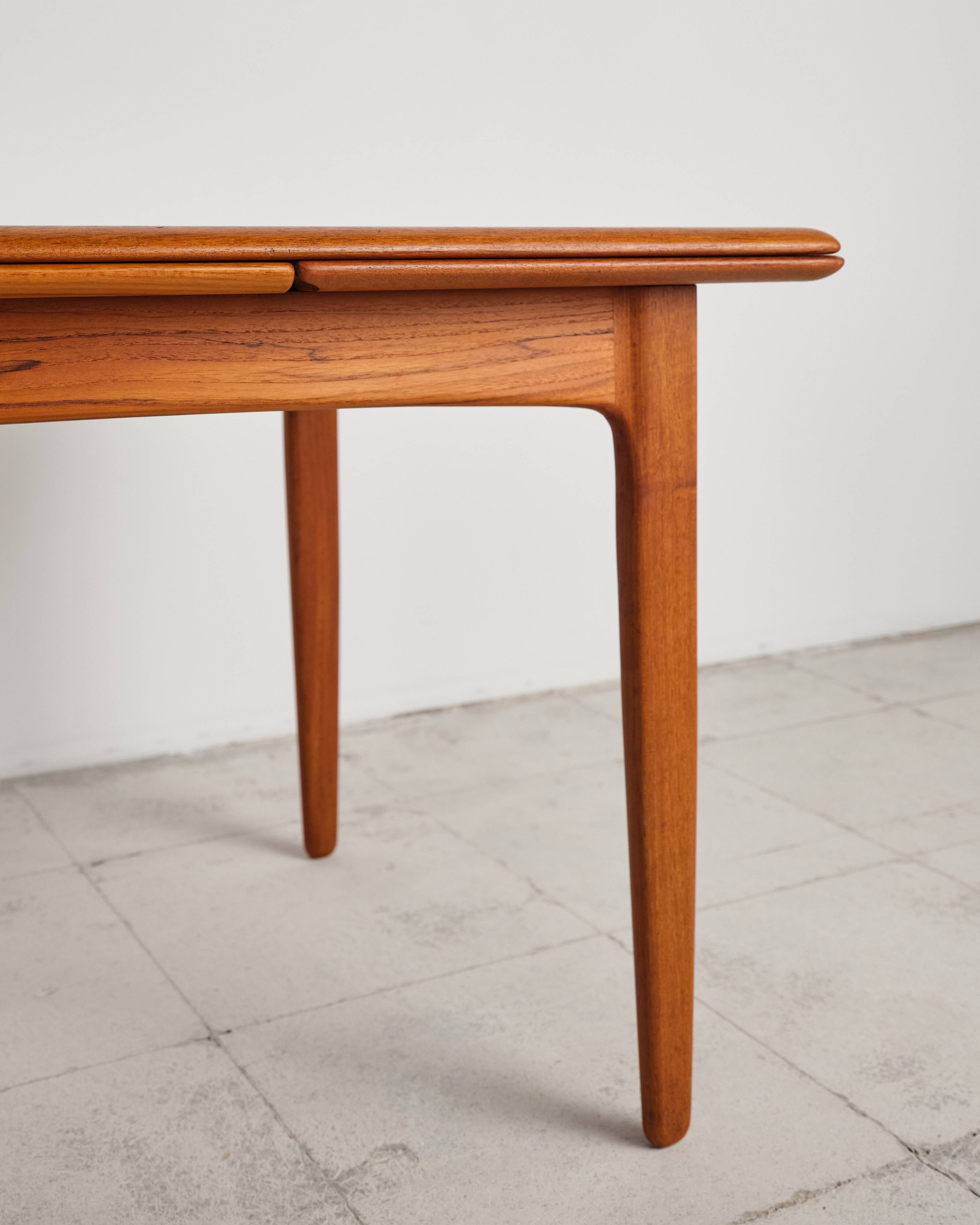 Extendable table by Svend Aage Madsen for K. Knudsen & Son