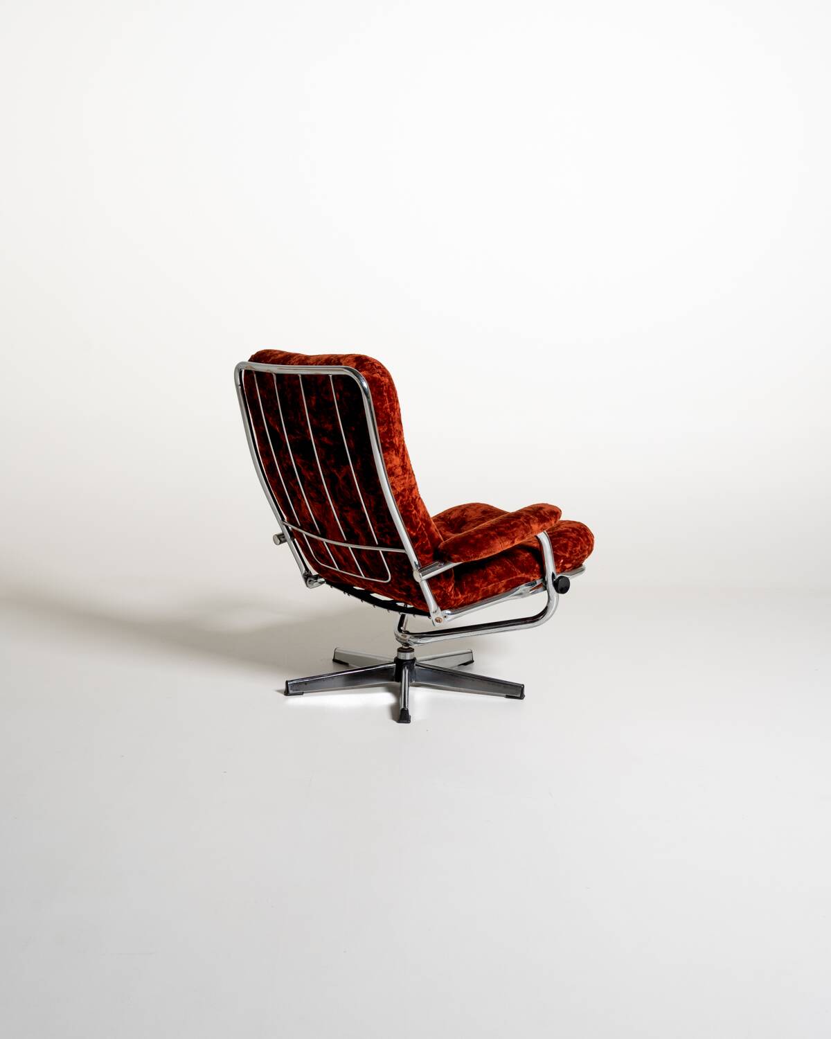 Swedish swivel armchair in velvet, 1970s