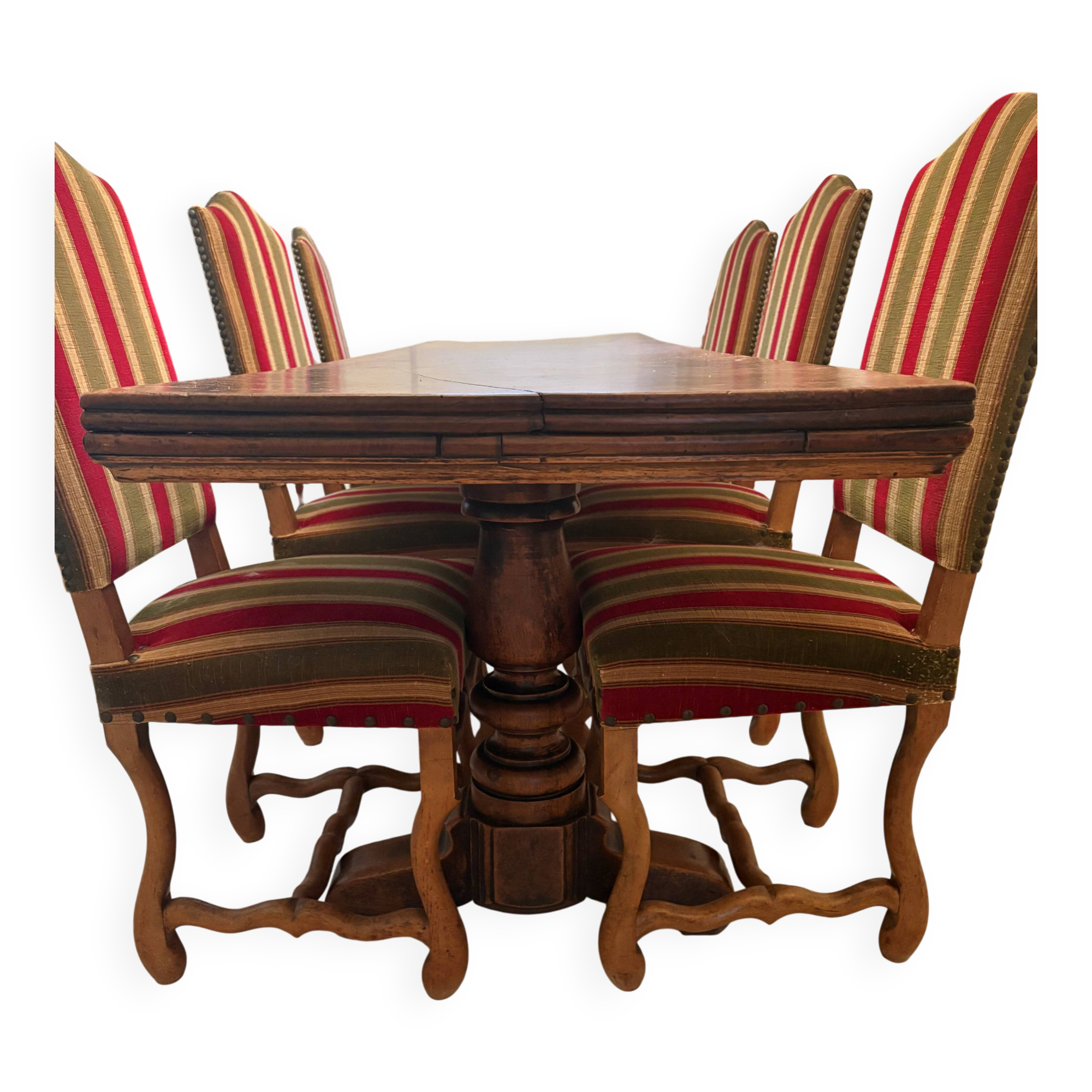 Large antique oak table, Louis XIII / XVIII century style, with a strong patina.