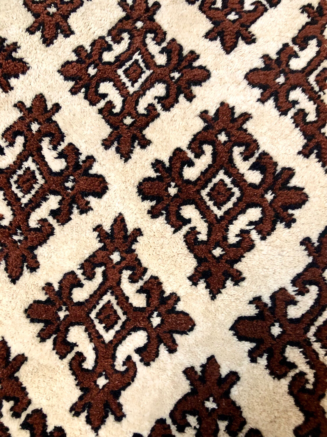 Beige carpet ethnic motifs - 157 x 91 cm