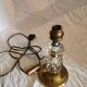 Lampe en verre taillé et métal doré