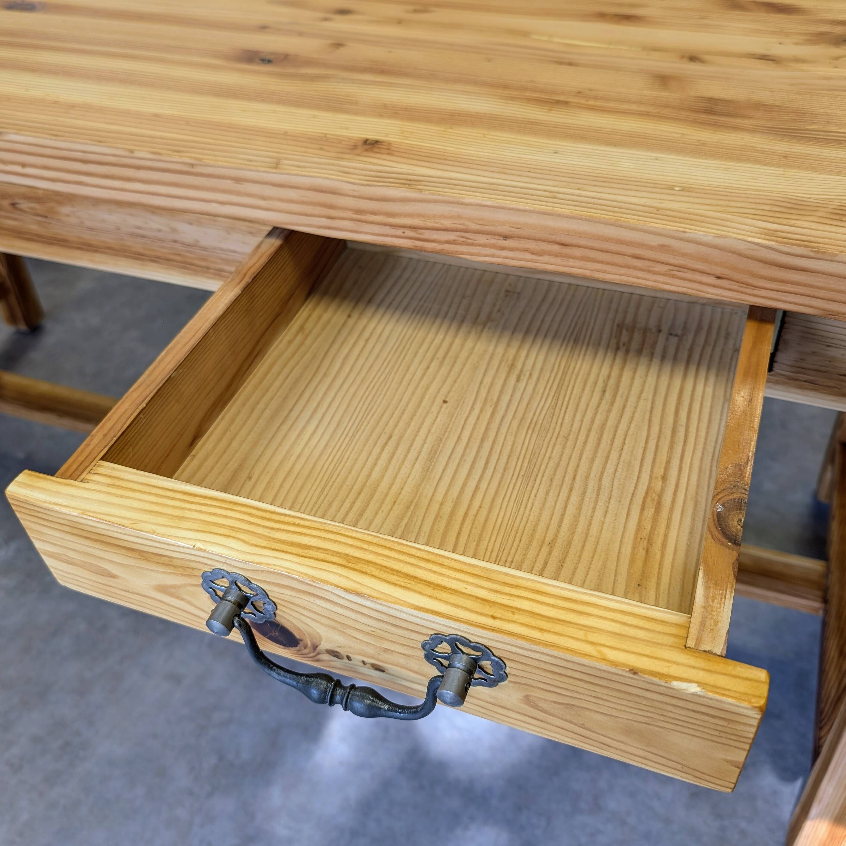 Farmhouse table with spacer base