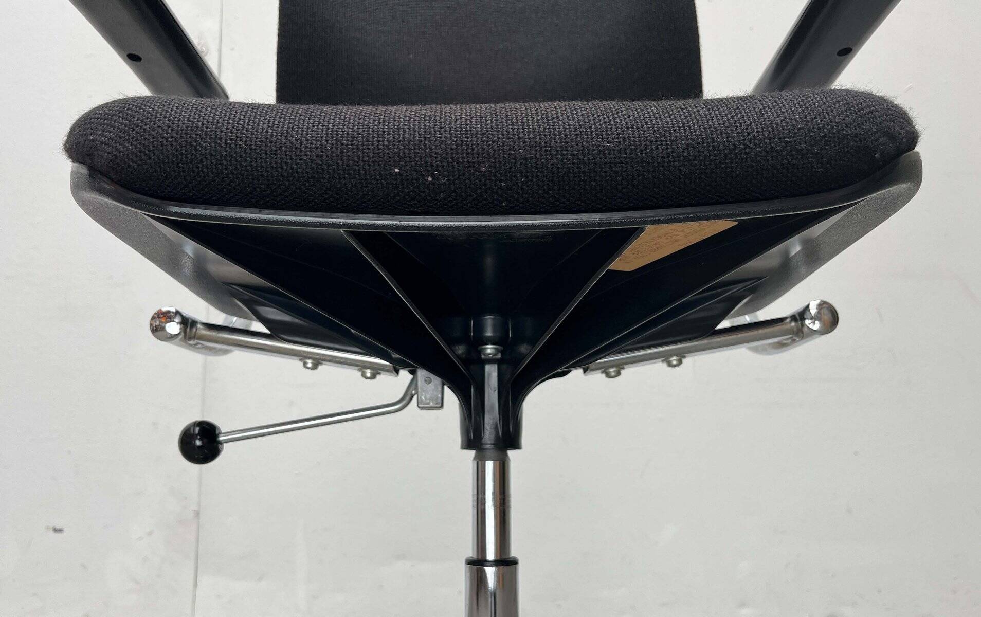 Vintage swivel office chair German model Eurochair 5600 by Fritz Makiol for Girsberger, 1970s.
