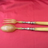 Covered with salad horn and silver metal.