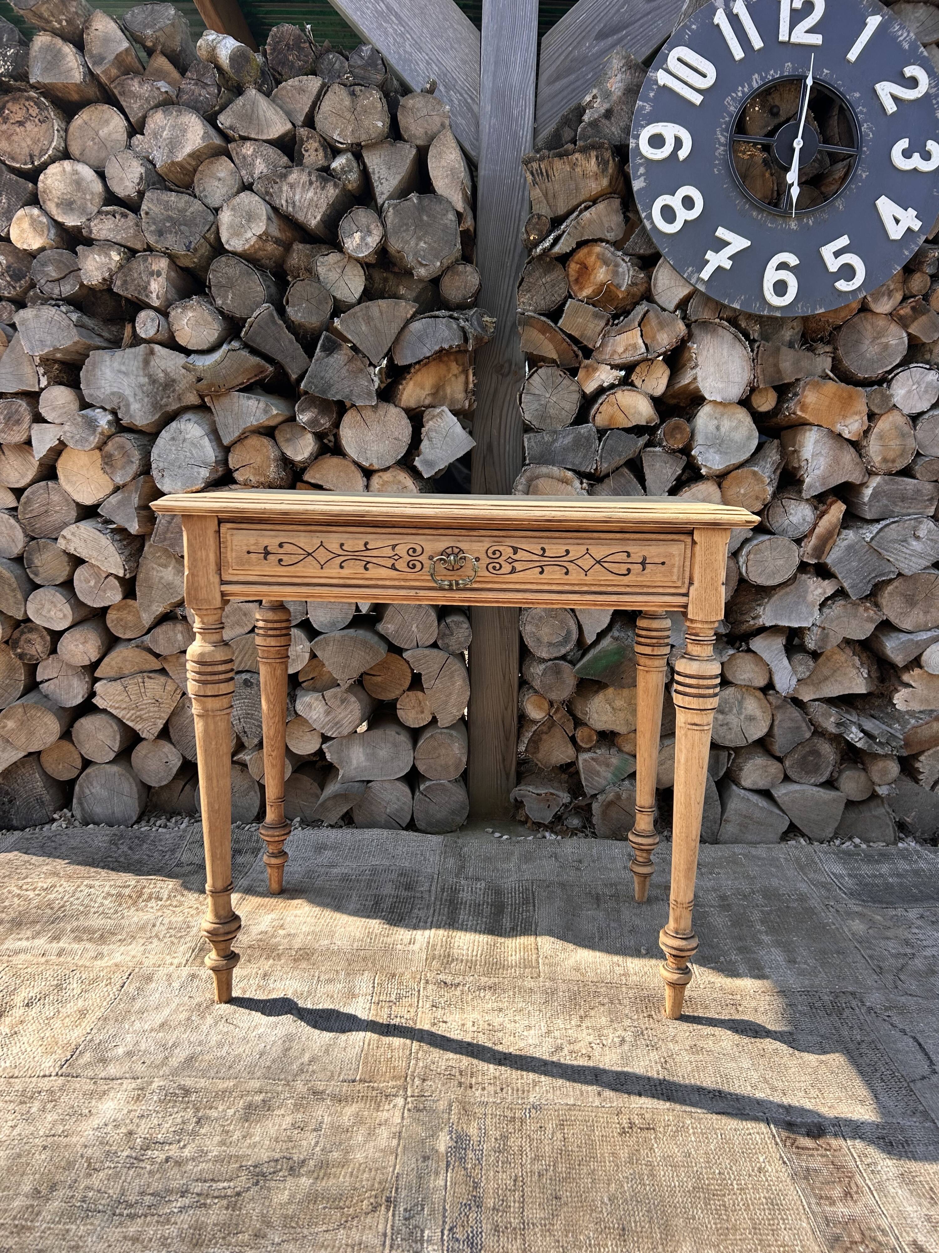 Console / Small table