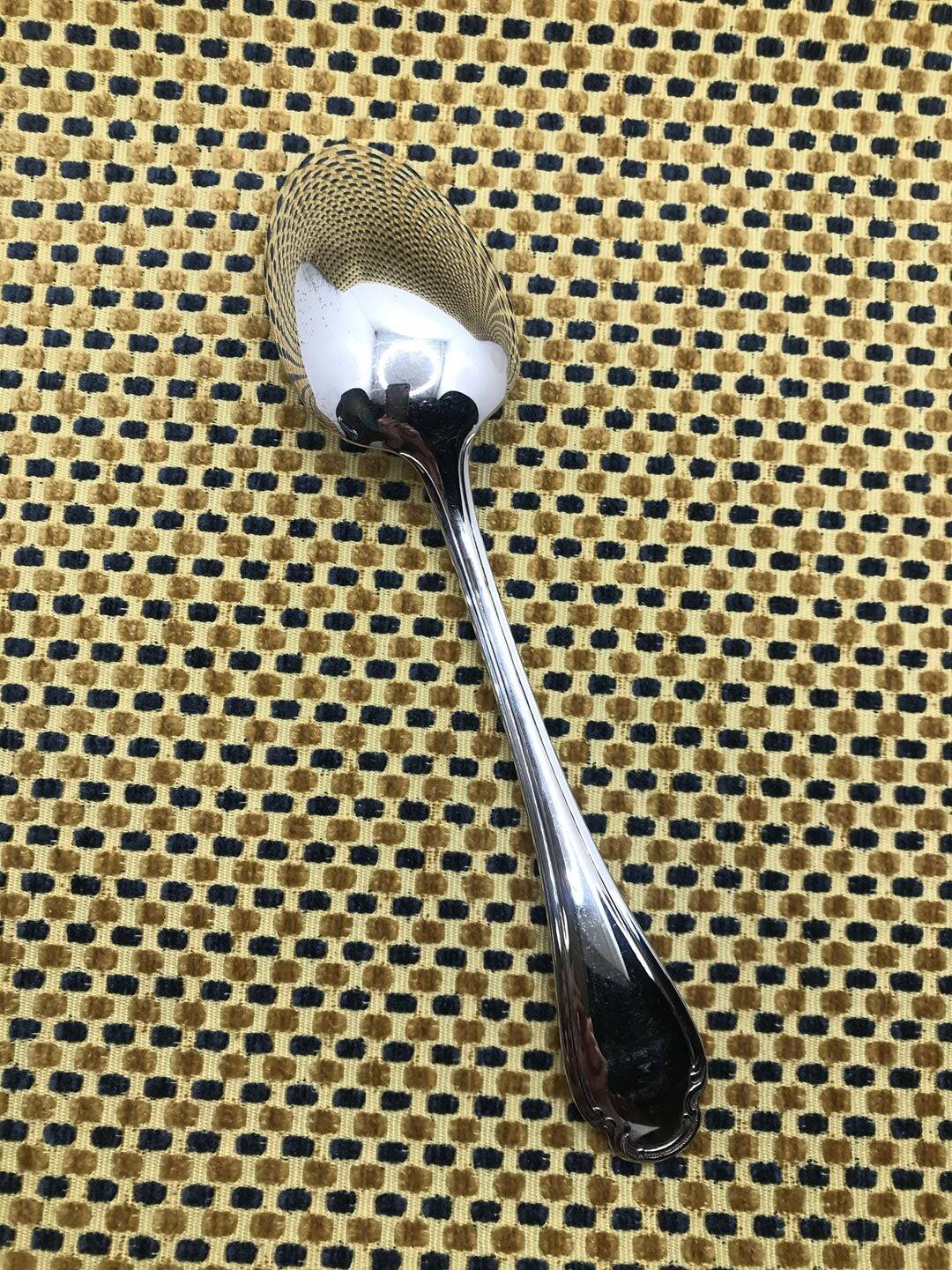 Large silver-plated spoon from Christofle, Pompadour model