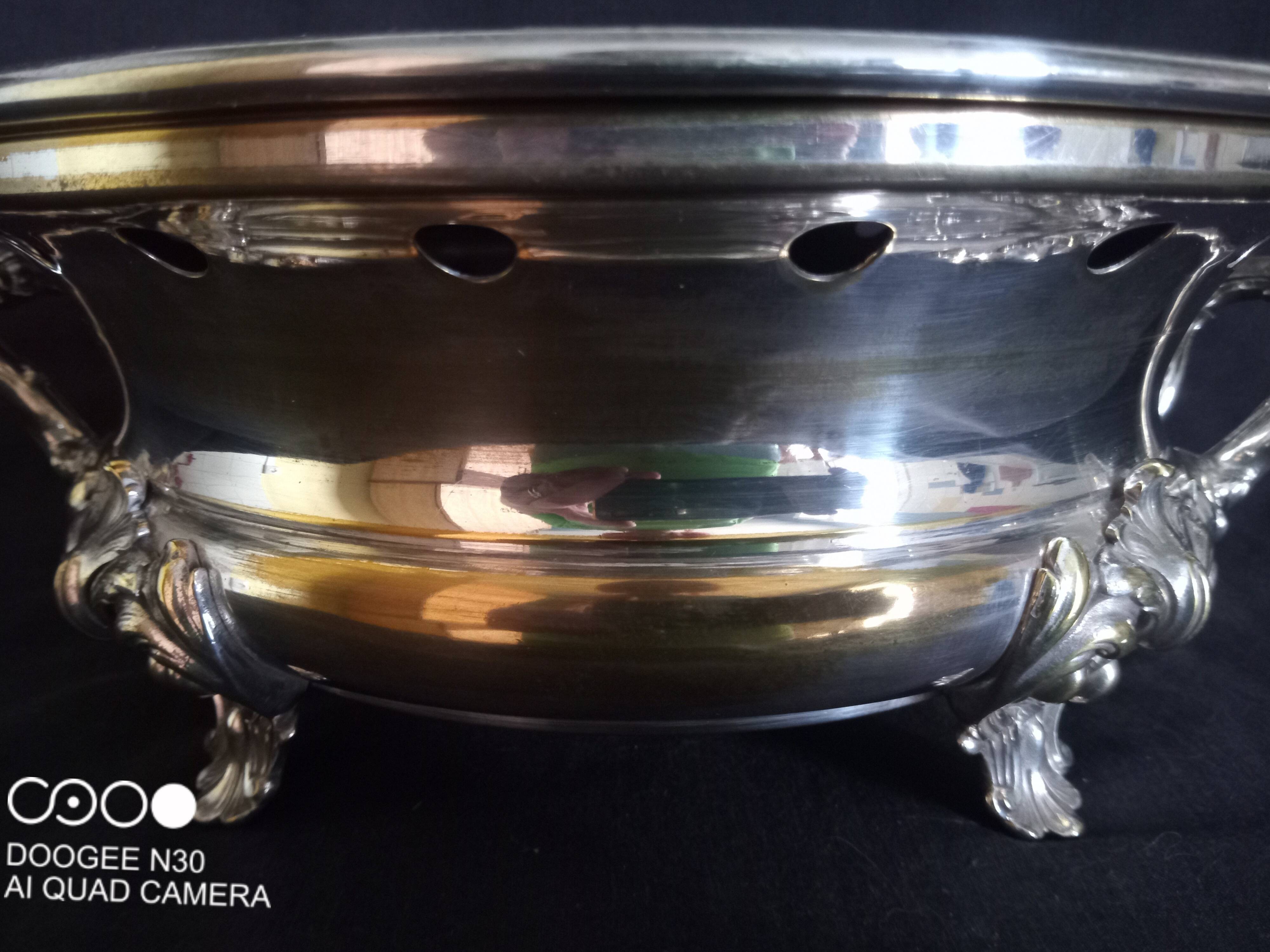 Orfèvrerie Christofle - Dish warmer in silver-plated metal, Louis XV style