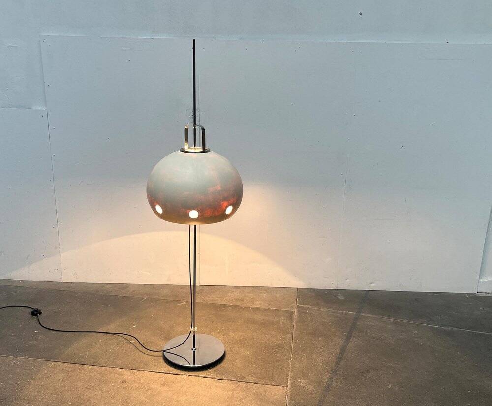 Modified Italian space age Lucerna floor lamp by Guzzini, 1960s.