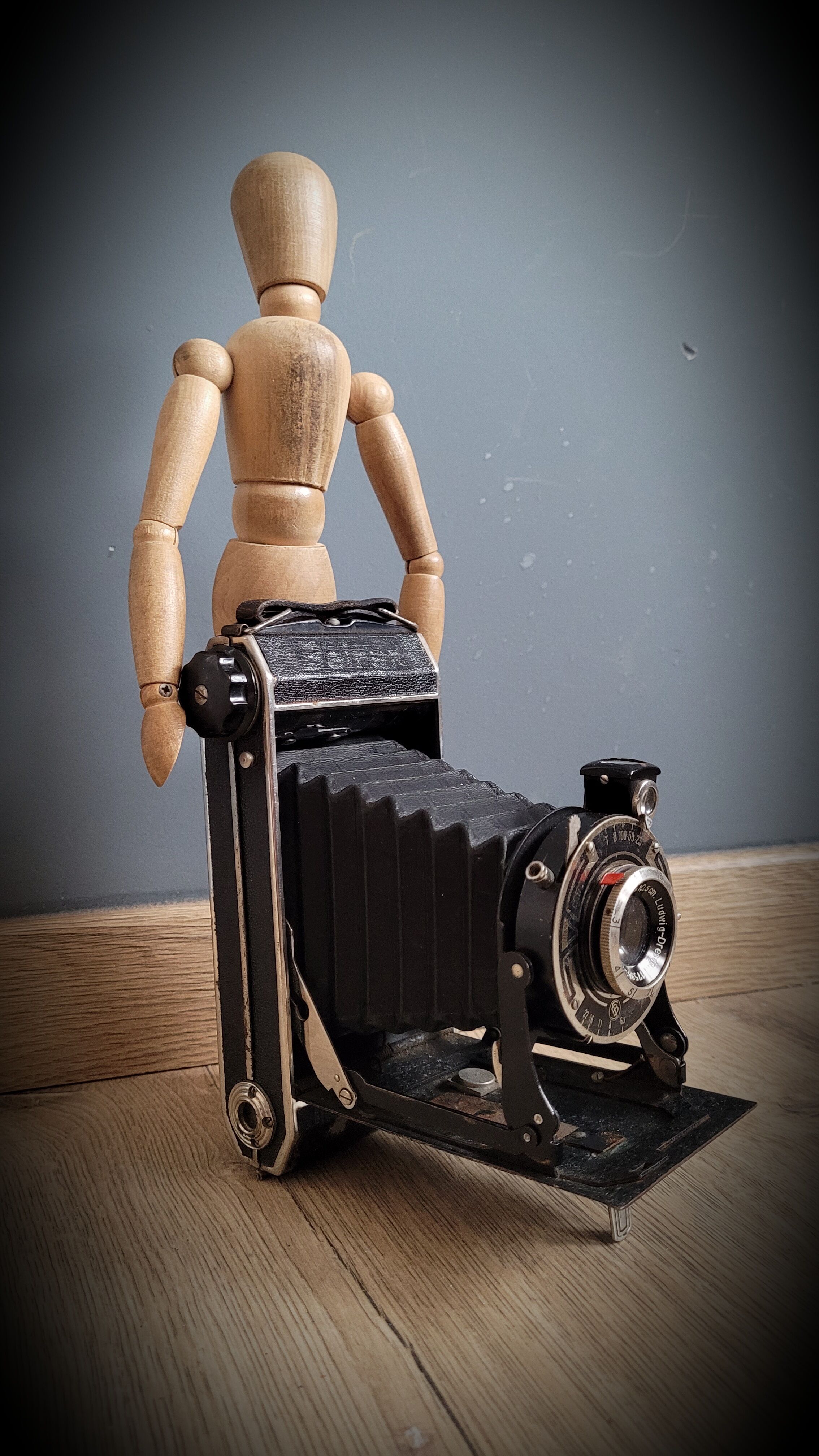 Victar bellows camera