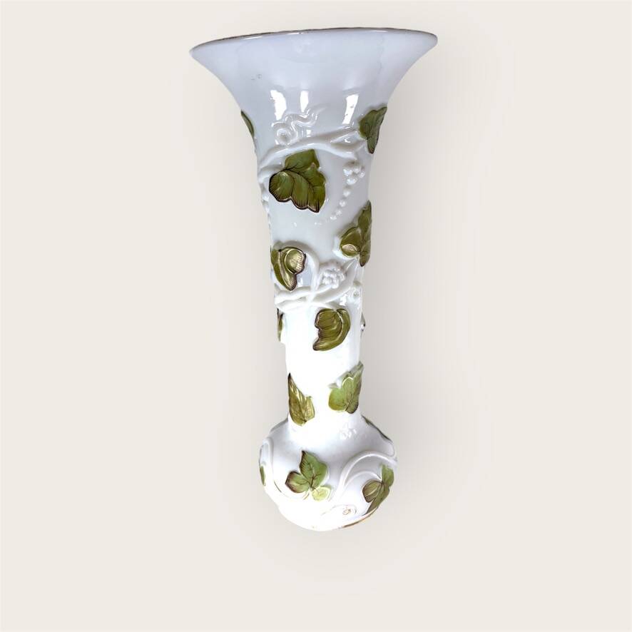 Baccarat  Vase Opaline XXL Décor Aux raisins 1860 19eme France