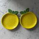 Paire de plats citrons en barbotine