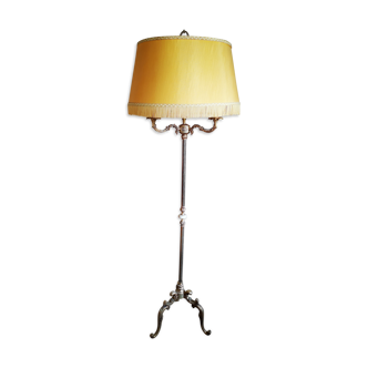 Louis XV-style tripod lamppost