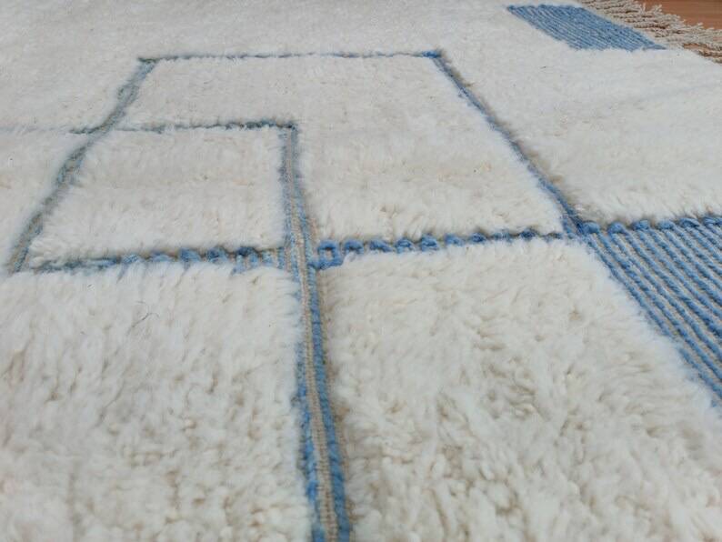 Handmade natural wool rug, size 150 x 250 cm