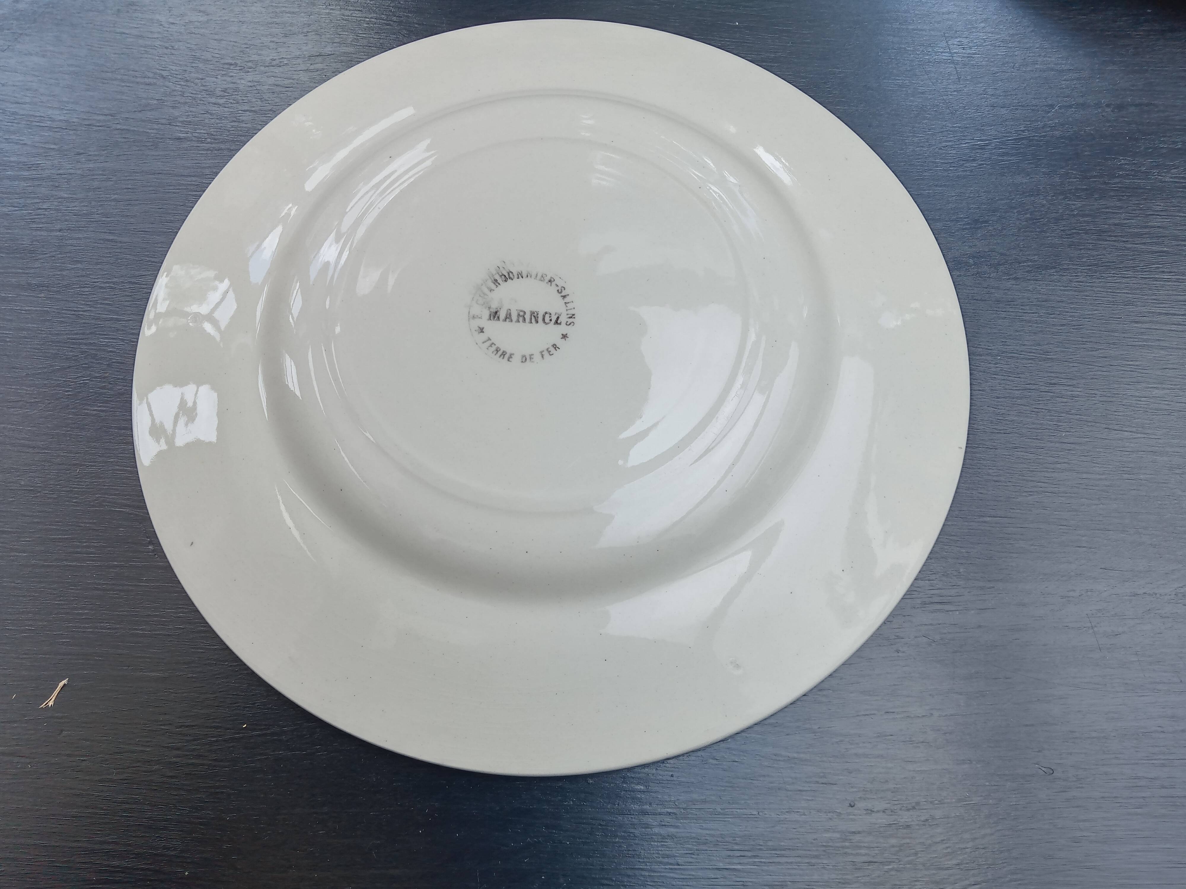 12 Terre de Fer Marmoz flat plates