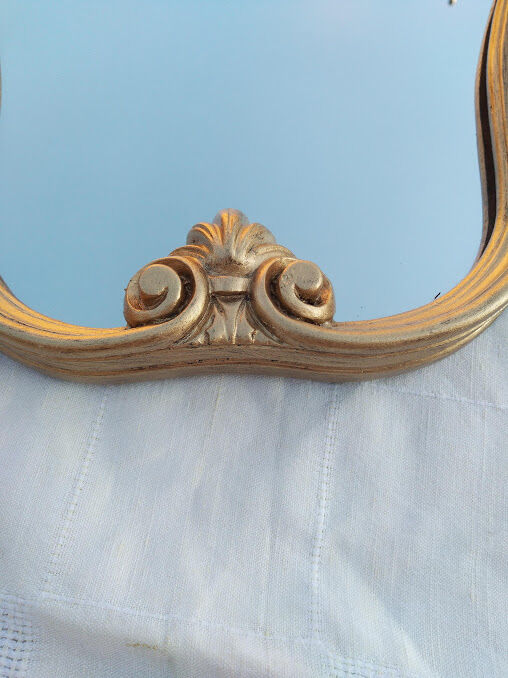 Golden lyre-shaped mirror, 30x45cm